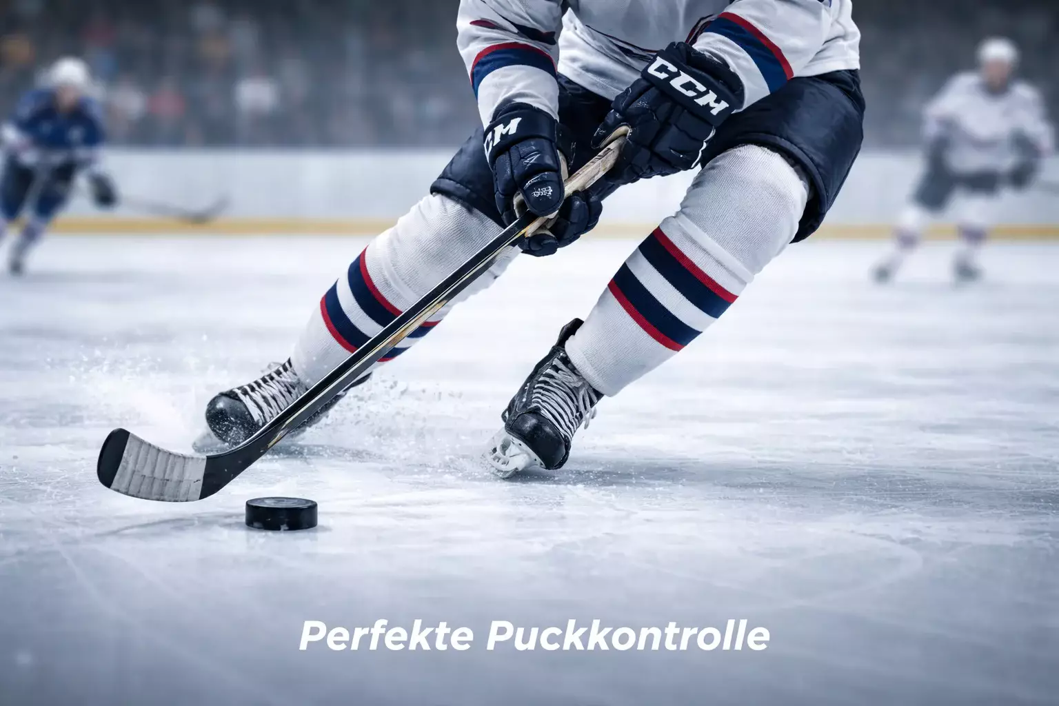 Eishockeyspieler mit Puck in Nahaufnahme auf dem Eis